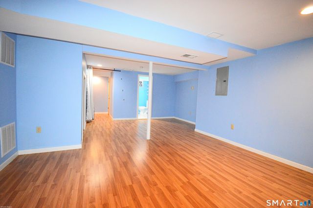 24 Thorne Road 24, West Hartford, CT 06110