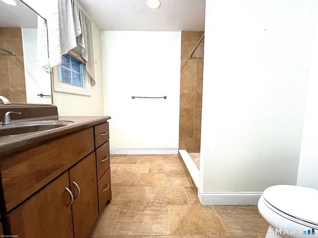 24 Thorne Road 24, West Hartford, CT 06110