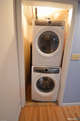 24 Thorne Road 24, West Hartford, CT 06110