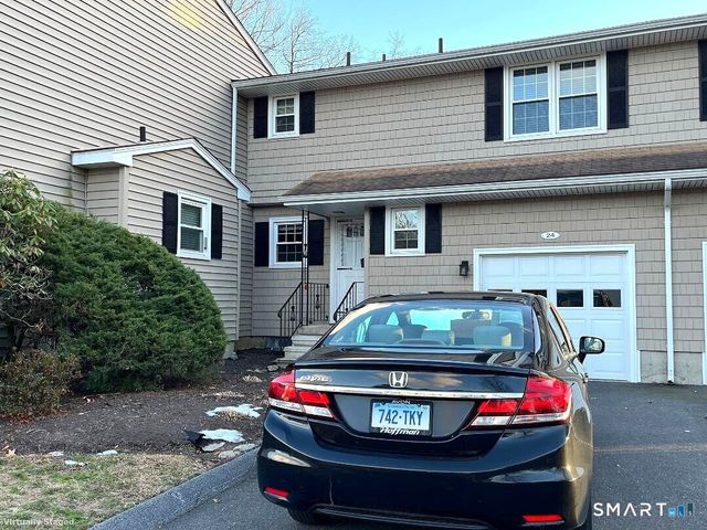 24 Thorne Road 24, West Hartford, CT 06110