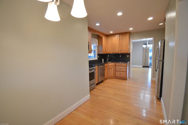 24 Thorne Road 24, West Hartford, CT 06110