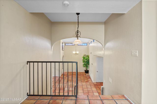 12831 N Meadview Way, Oro Valley, AZ 85755