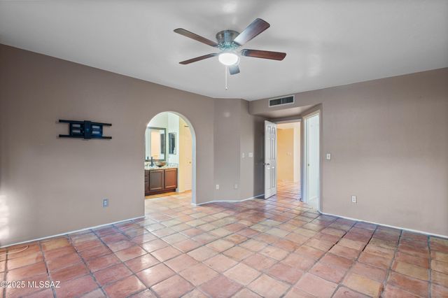 12831 N Meadview Way, Oro Valley, AZ 85755