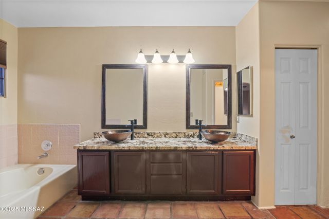 12831 N Meadview Way, Oro Valley, AZ 85755