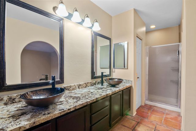 12831 N Meadview Way, Oro Valley, AZ 85755