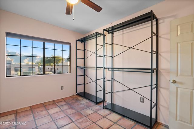 12831 N Meadview Way, Oro Valley, AZ 85755