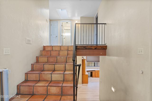 12831 N Meadview Way, Oro Valley, AZ 85755