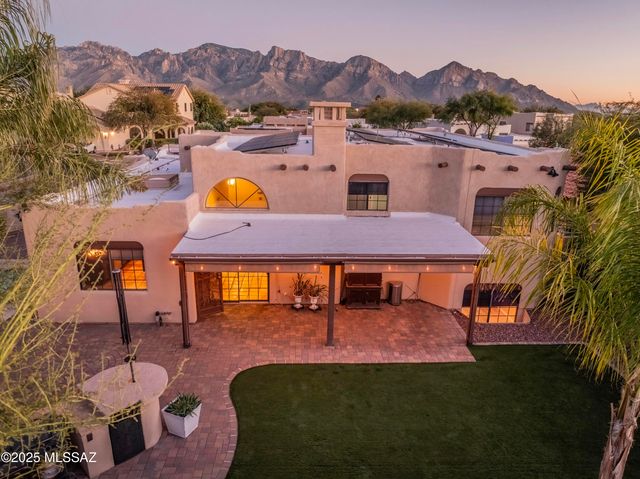 12831 N Meadview Way, Oro Valley, AZ 85755