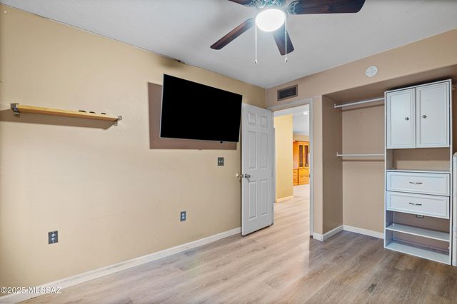 12831 N Meadview Way, Oro Valley, AZ 85755