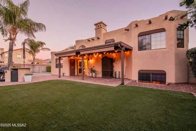 12831 N Meadview Way, Oro Valley, AZ 85755