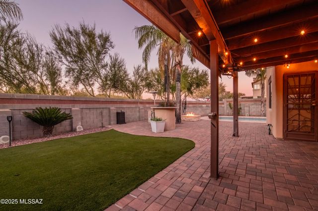 12831 N Meadview Way, Oro Valley, AZ 85755