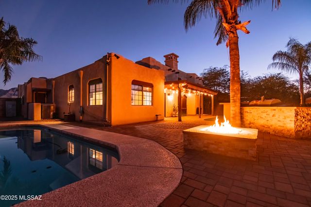 12831 N Meadview Way, Oro Valley, AZ 85755