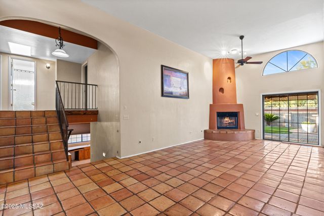 12831 N Meadview Way, Oro Valley, AZ 85755