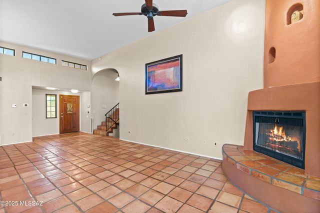 12831 N Meadview Way, Oro Valley, AZ 85755