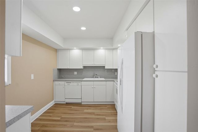 5108 BRITTANY DRIVE S 1006, St Petersburg, FL 33715