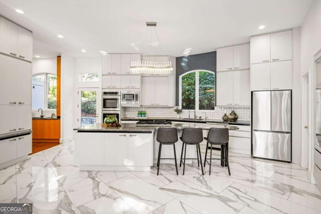 35 Robin Hood Road NE, Atlanta, GA 30309