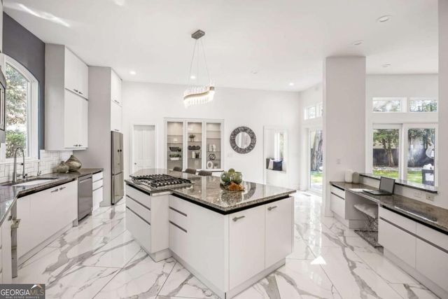 35 Robin Hood Road NE, Atlanta, GA 30309