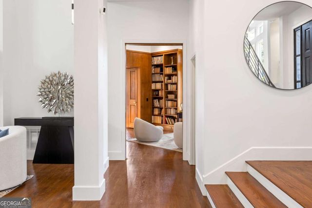 35 Robin Hood Road NE, Atlanta, GA 30309