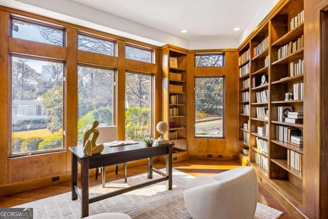 35 Robin Hood Road NE, Atlanta, GA 30309