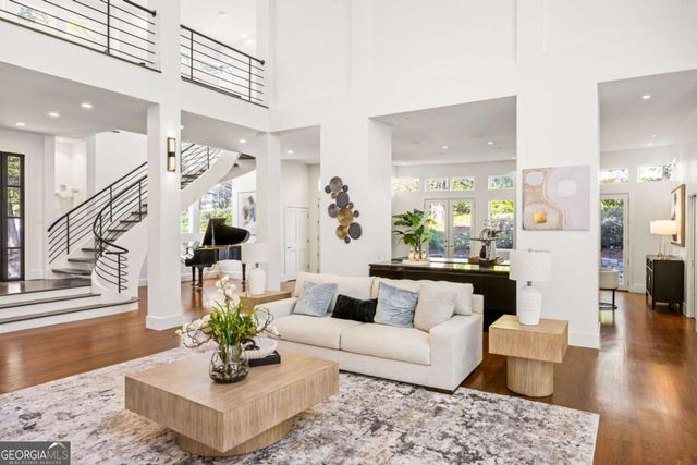 35 Robin Hood Road NE, Atlanta, GA 30309