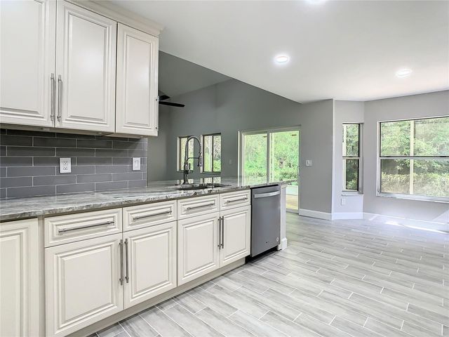 6708 YARDLEY WAY, Tampa, FL 33647