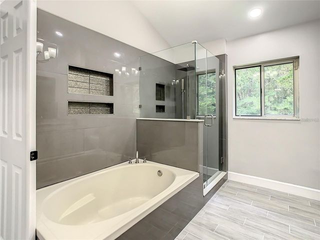 6708 YARDLEY WAY, Tampa, FL 33647