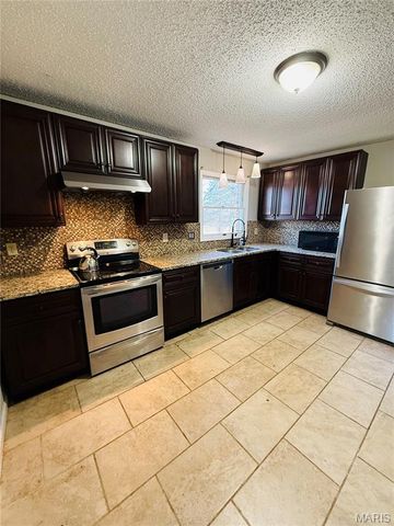 11 Atwater Drive, St Peters, MO 63376