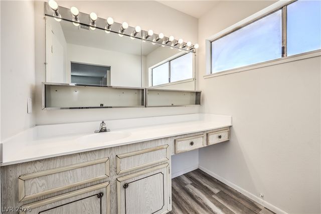 4462 Newton Drive, Las Vegas, NV 89121
