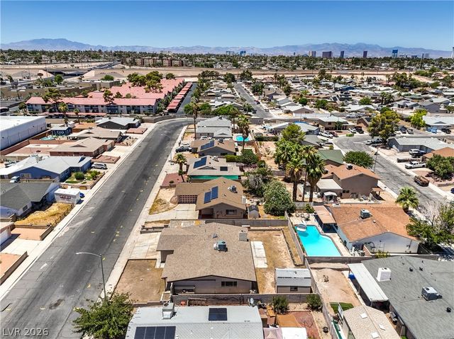 4462 Newton Drive, Las Vegas, NV 89121