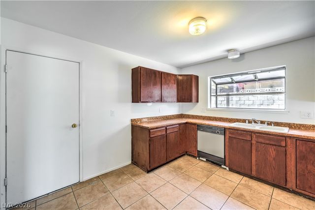 4462 Newton Drive, Las Vegas, NV 89121