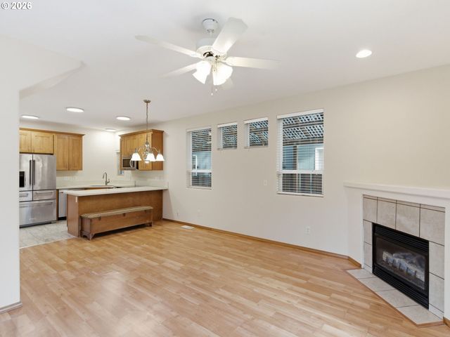 9606 N CLARENDON Ave, Portland, OR 97203