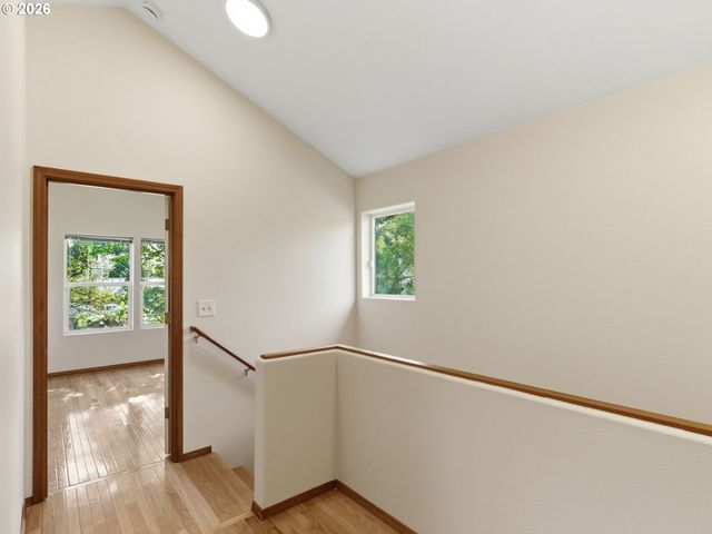 9606 N CLARENDON Ave, Portland, OR 97203