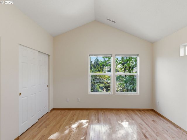 9606 N CLARENDON Ave, Portland, OR 97203