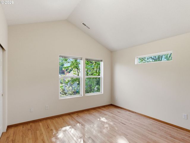 9606 N CLARENDON Ave, Portland, OR 97203