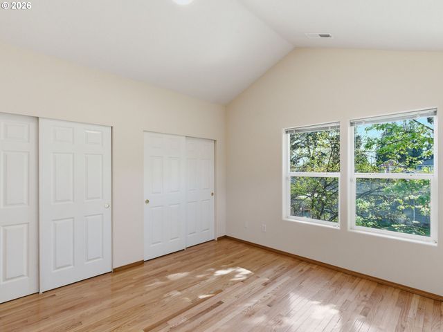 9606 N CLARENDON Ave, Portland, OR 97203