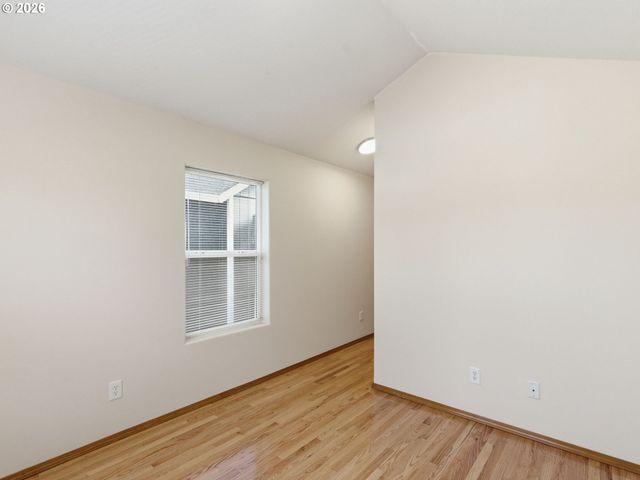 9606 N CLARENDON Ave, Portland, OR 97203