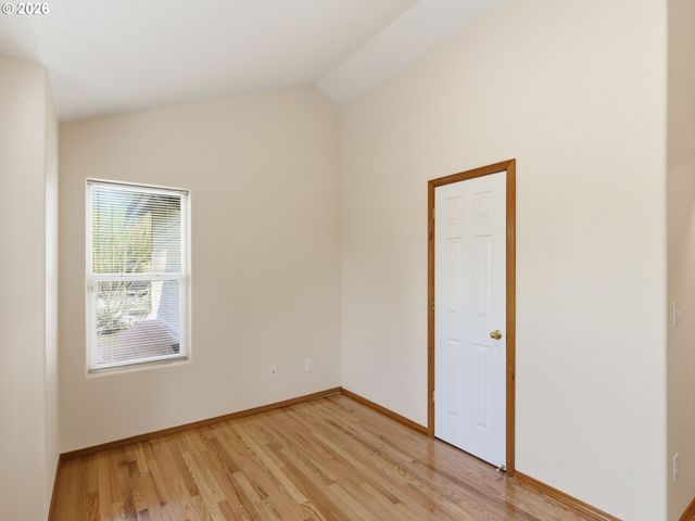 9606 N CLARENDON Ave, Portland, OR 97203