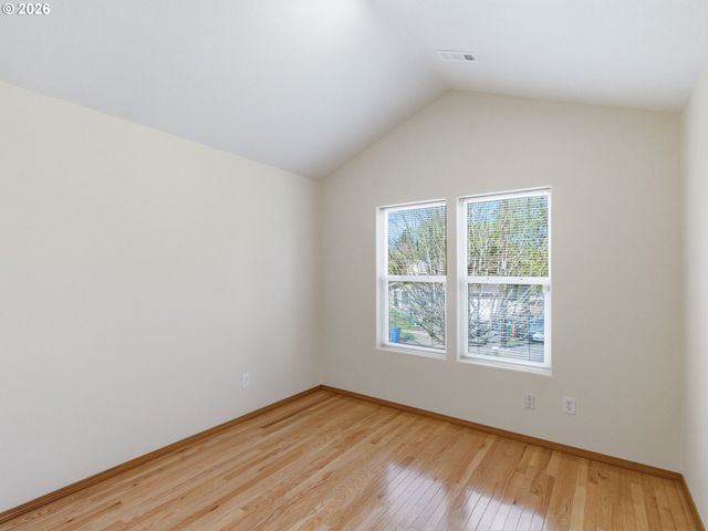 9606 N CLARENDON Ave, Portland, OR 97203