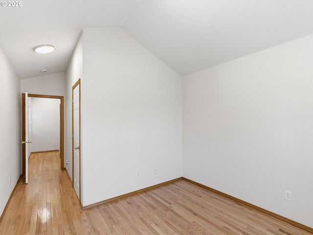 9606 N CLARENDON Ave, Portland, OR 97203