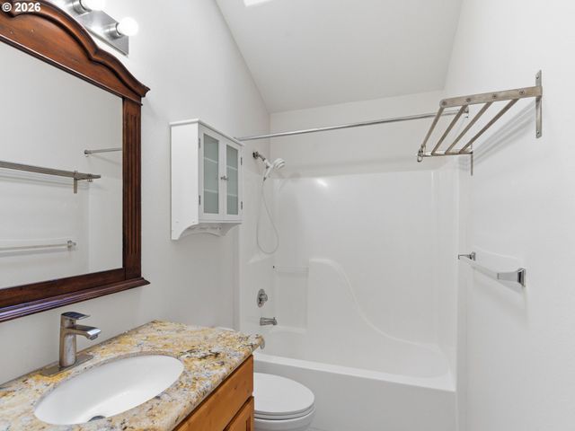 9606 N CLARENDON Ave, Portland, OR 97203