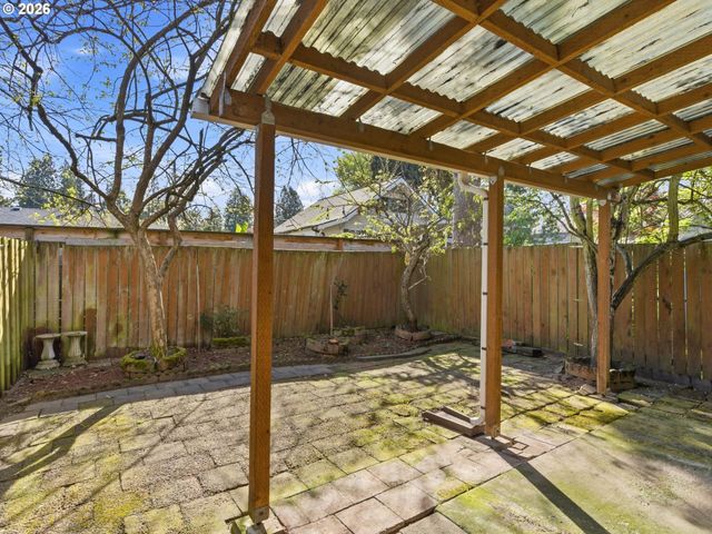 9606 N CLARENDON Ave, Portland, OR 97203