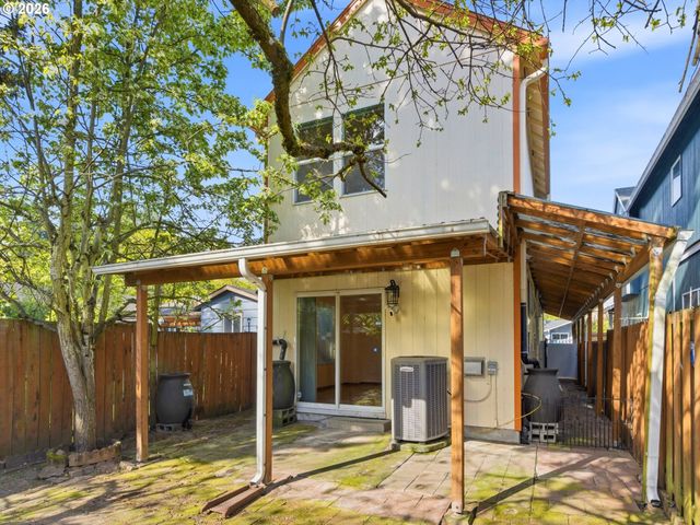 9606 N CLARENDON Ave, Portland, OR 97203