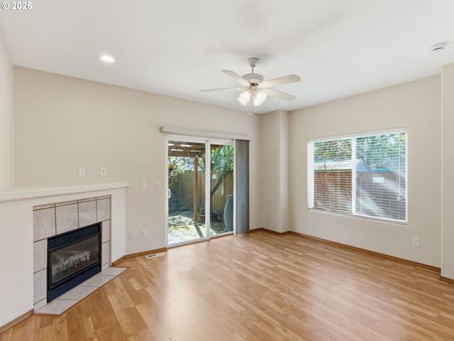 9606 N CLARENDON Ave, Portland, OR 97203