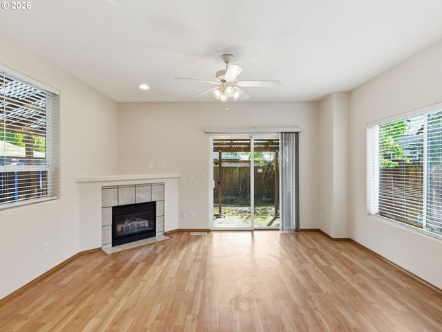 9606 N CLARENDON Ave, Portland, OR 97203