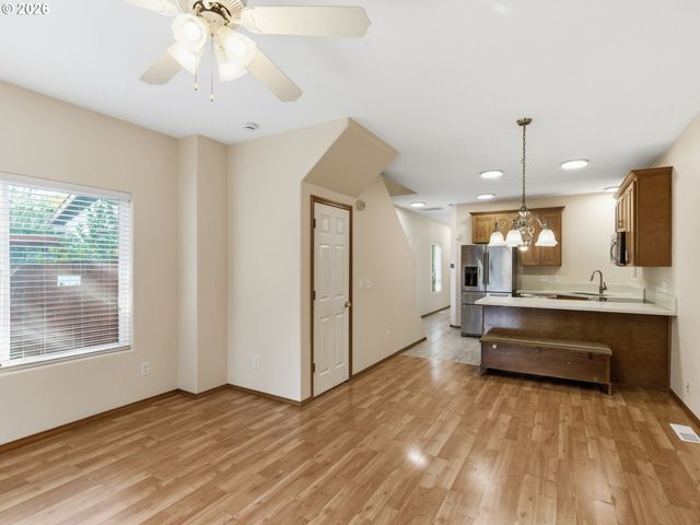 9606 N CLARENDON Ave, Portland, OR 97203