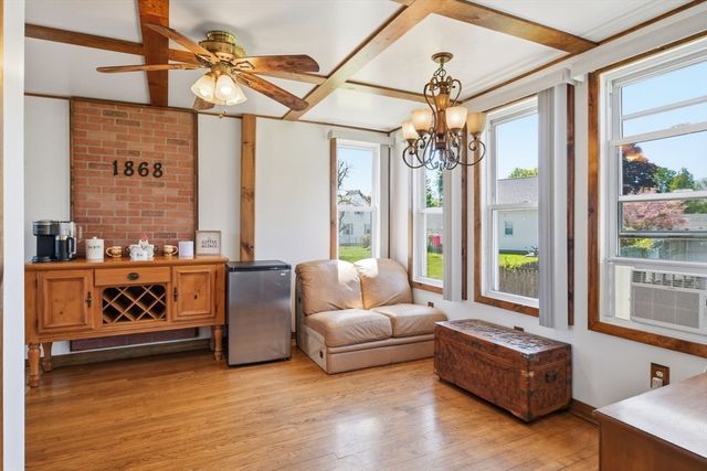 20 S Maple Street, Westfield, MA 01085