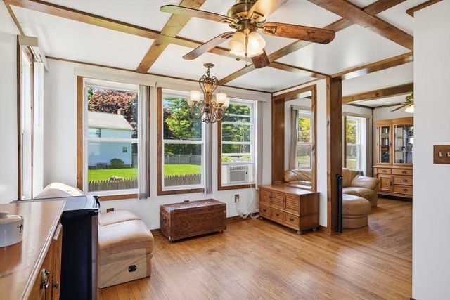 20 S Maple Street, Westfield, MA 01085
