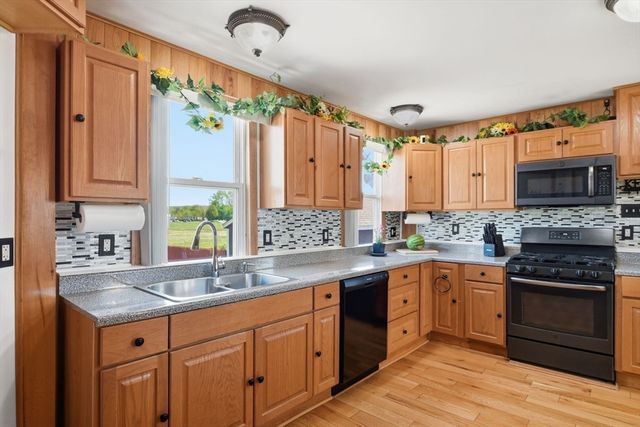 20 S Maple Street, Westfield, MA 01085