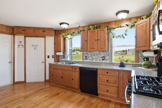 20 S Maple Street, Westfield, MA 01085