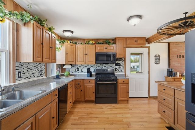20 S Maple Street, Westfield, MA 01085